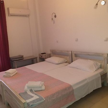 Ψιλή Άμμος Otel Tolón Dış mekan fotoğraf