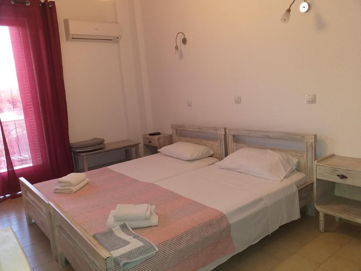 Ψιλή Άμμος Otel Tolón Dış mekan fotoğraf