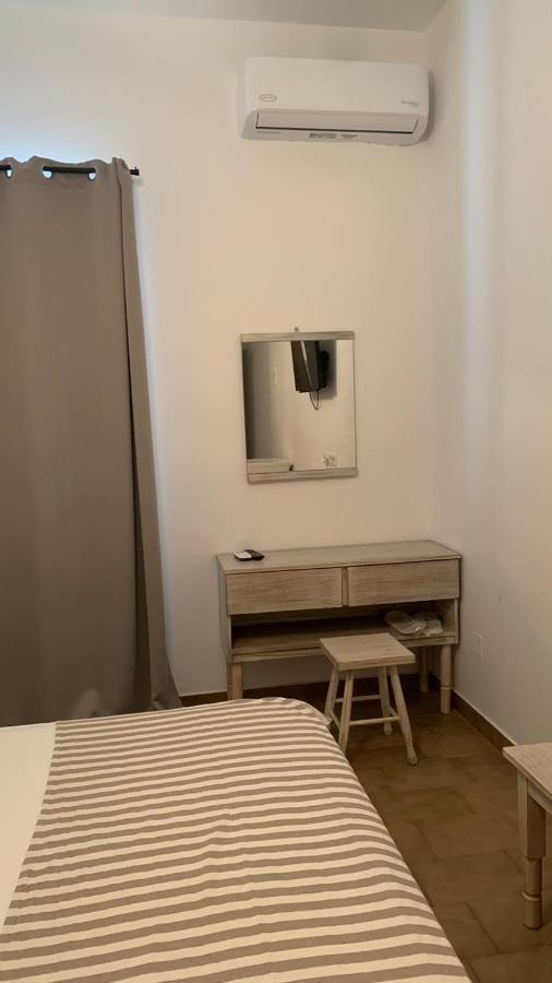 Ψιλή Άμμος Otel Tolón Dış mekan fotoğraf