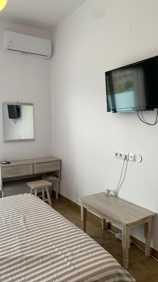 Ψιλή Άμμος Otel Tolón Dış mekan fotoğraf