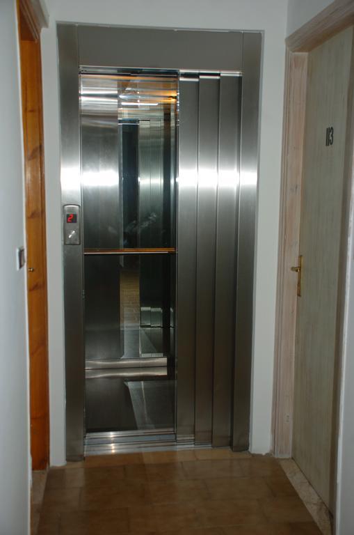 Ψιλή Άμμος Otel Tolón Dış mekan fotoğraf