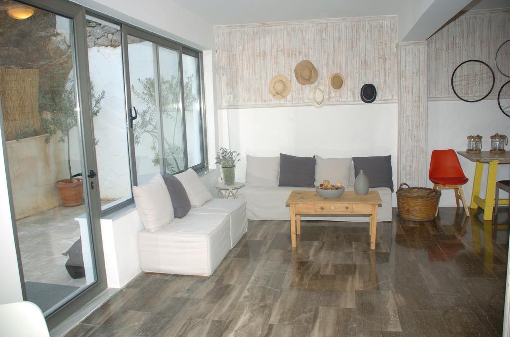 Ψιλή Άμμος Otel Tolón Dış mekan fotoğraf