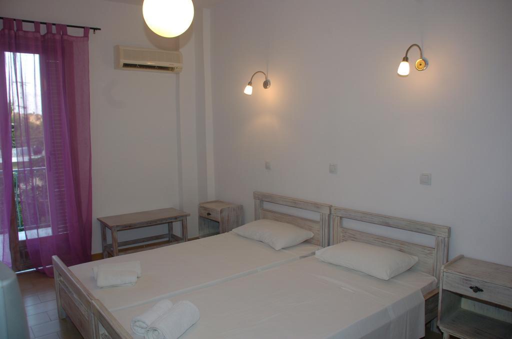 Ψιλή Άμμος Otel Tolón Dış mekan fotoğraf