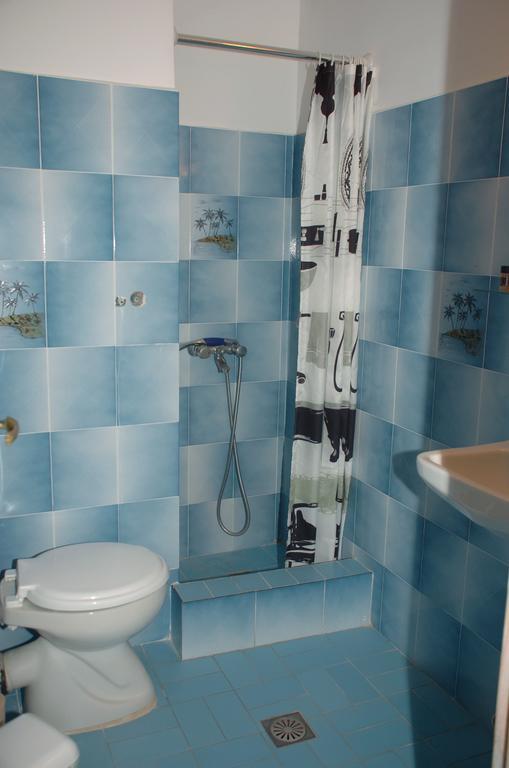 Ψιλή Άμμος Otel Tolón Dış mekan fotoğraf